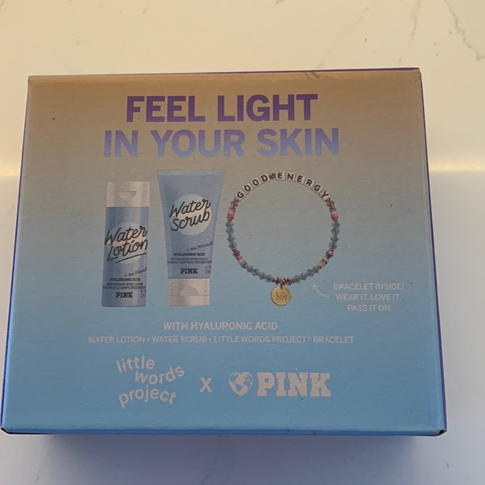 VS PINK Feel Light in Your Skin Set